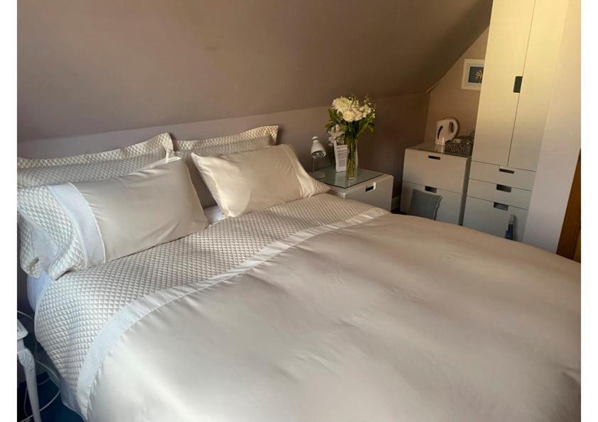 คาร์ไมเคิล เบด แอนด์ เบรกฟาสต์ Bed & Breakfast เอดินบะระ ภายนอก รูปภาพ